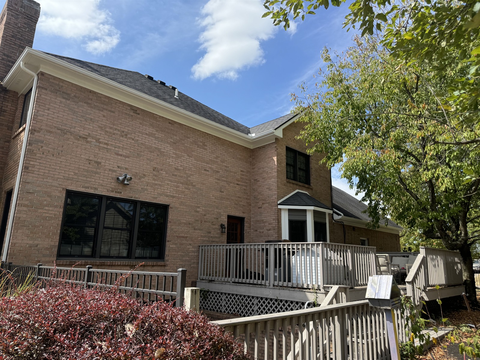 Exterior house painting Miamisburg Ohio - completed siding repaint by MJB Painting Company