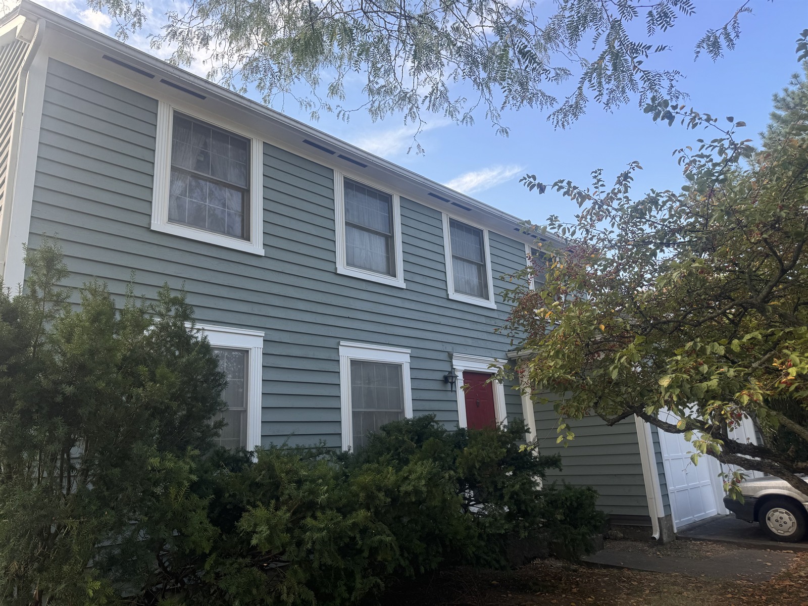 Residential exterior painting Dayton Ohio - finished trim and siding by MJB Painting Company